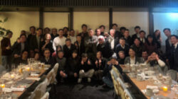 新年会での記念撮影